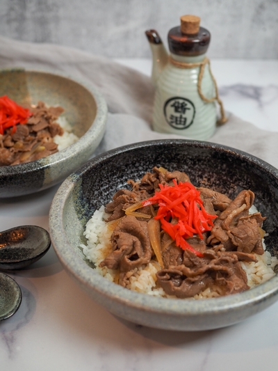 gyudon (japanese beef rice bowl)